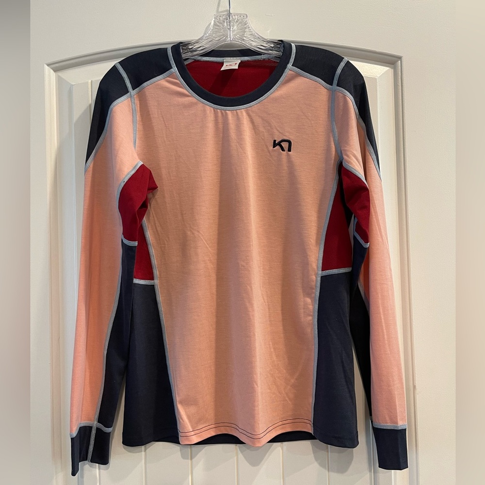 Kari Traa Long Sleeve Active Top or base layer. Size L. Excellent condition.